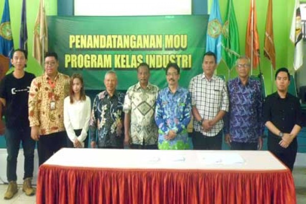 8 Perusahaan Buka Kelas di SMKN 5 Malang