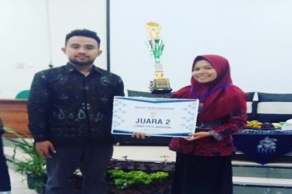 Dyah Ayu Anggraini XIIMM1, Juara 2 Lomba Foto Tingkat Nasional