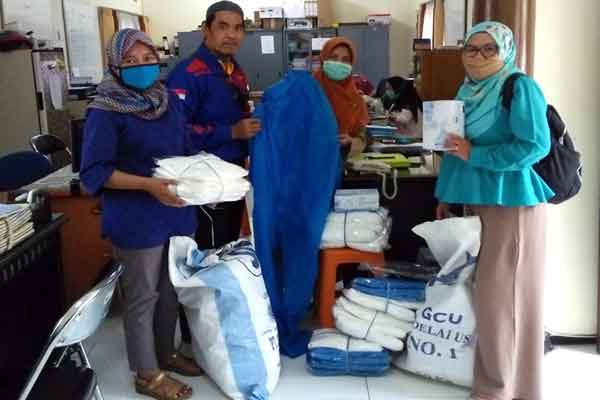 Cegah Covid-19 IKA Vohisma SMKN 5 Malang Sumbang APD