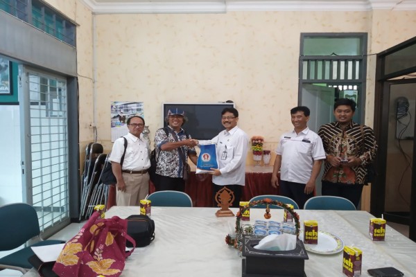Kerjasama Program Keahlian Desain Produk Kriya SMKN 5 Malang dengan ISI Denpasar Bali dalam rangka program Penjaringan Mahasiswa jalur SNMPTN dan Bidikmisi