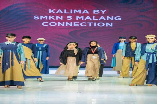 Karya siswa Tata Busana SMKN 5 Malang tampil dalam Malang Fashion Week 2022